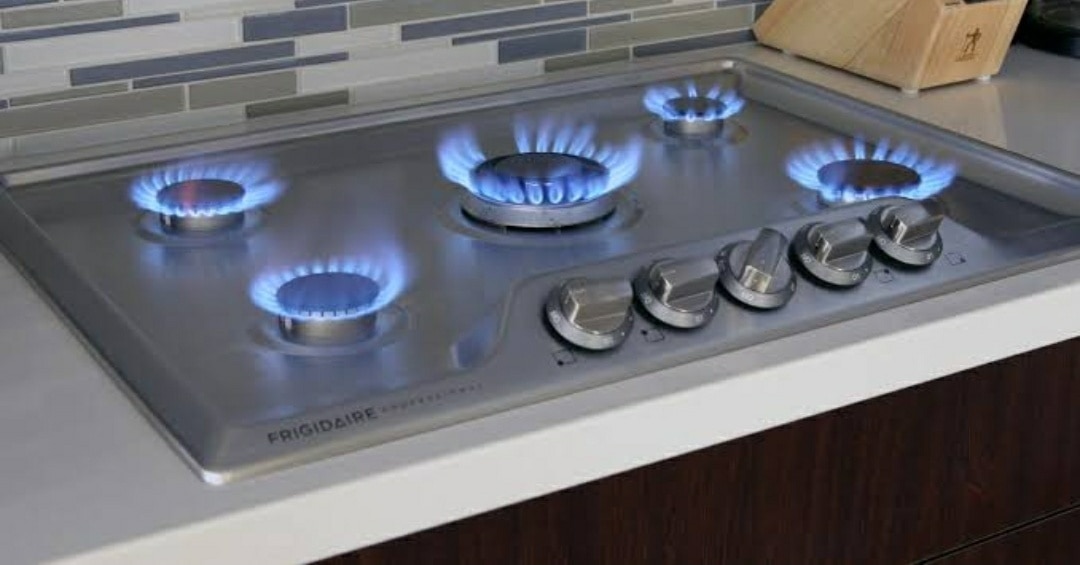 You are currently viewing Kitchen Cleaning Guide: How to Clean Hob and Gas Burners Easily